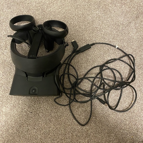 Oculus Rift S VR Headset - Picture 2 of 4